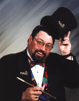 richard photo 330x420 MAGICIAN,VENTRILOQUIST